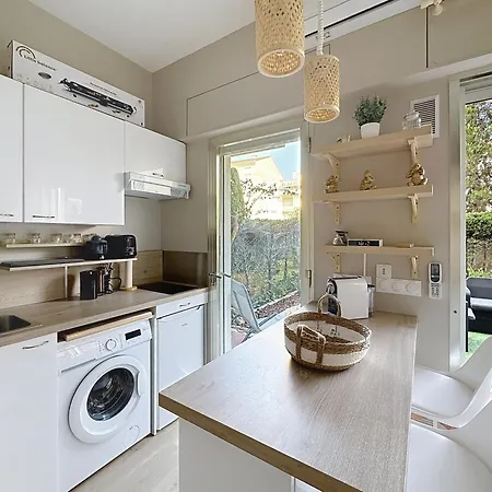 Cozy With Garden And Parking In Cannes